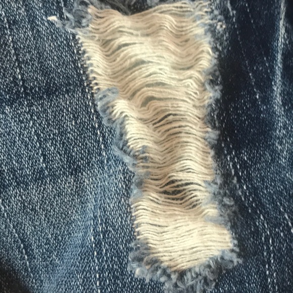 “725” Jean Shorts Distressed . - Picture 6 of 8